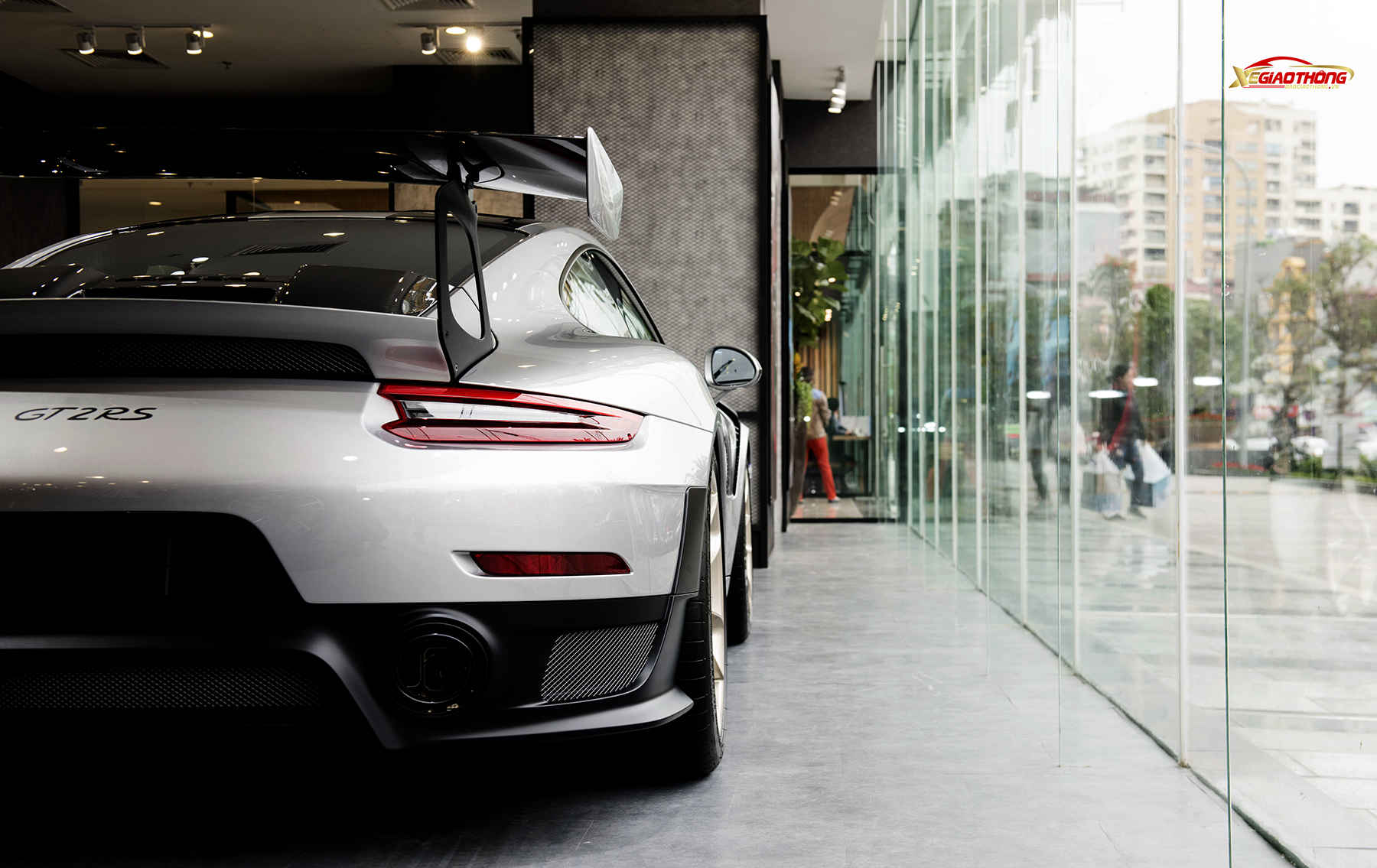 Xe vẫn sở hữu những thiết kế đặc trưng của Porsche