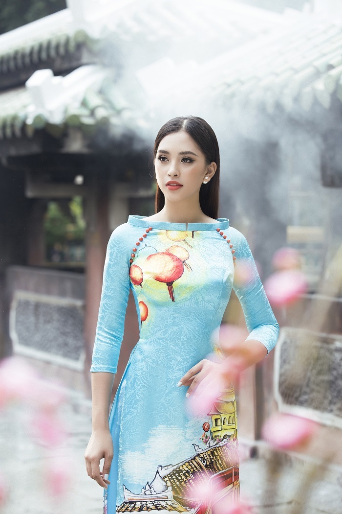 Những chiếc áo dài do NTK Ngô Nhật Huy thiết kế riêng cho nàng hậu 18 tuổi.