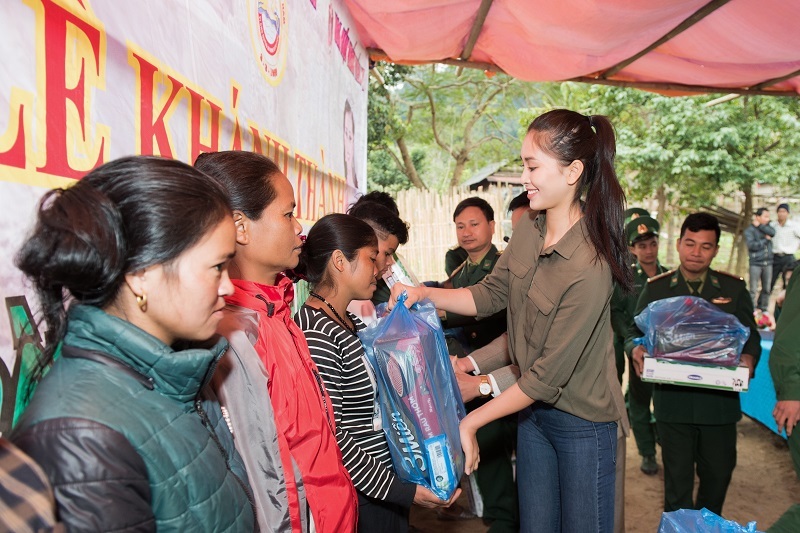 Dự án “Nước sạch về bản” tại Bản Nịu đã giúp Tiểu Vy lọt Top5 dự án nhân ái xuất sắc nhất trong cuộc thi Miss World nhưng ý nghĩa hơn hết là giúp cuộc sống của người dân đỡ vất vả hơn. Nhìn thấy người dân có nước sạch để dùng, biết ăn chín uống sôi, Tiểu Vy cảm thấy vui và hạnh phúc.