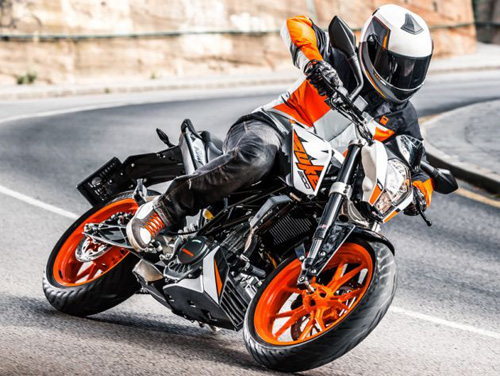 Xe có trọng lượng 134kg vừa duy trì độ đằm xe vừa không gây đau cổ tay khi dẫn dắt xe.