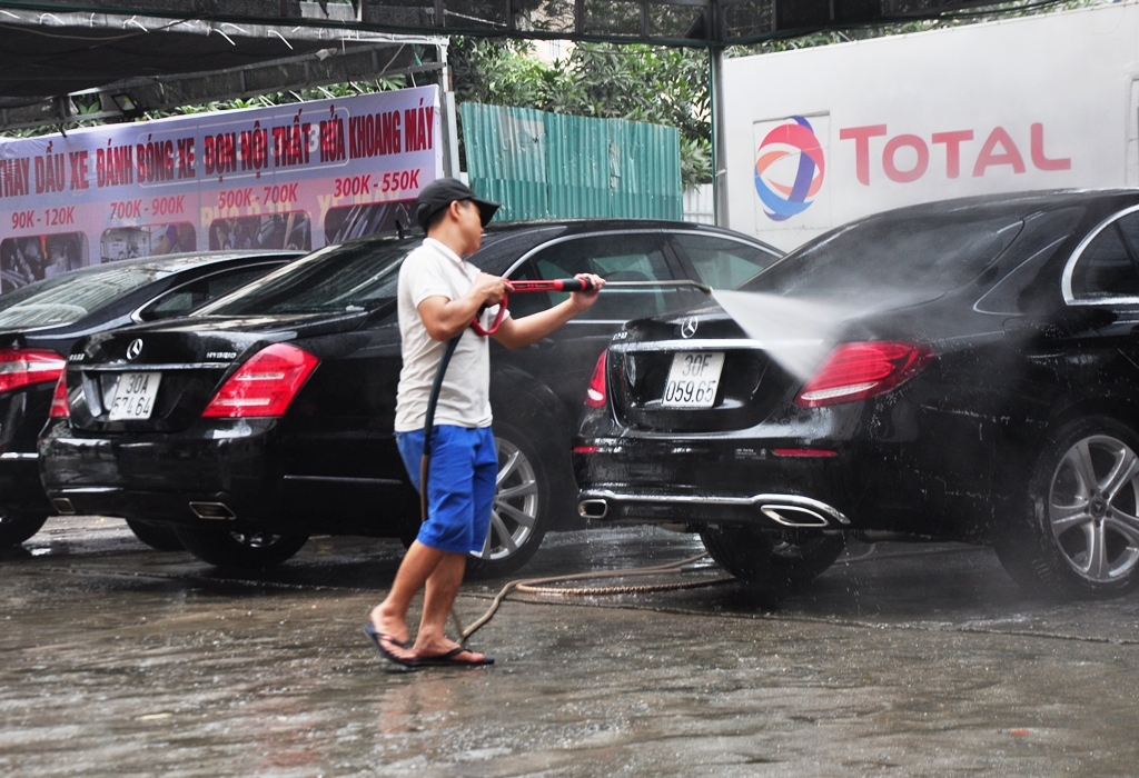 Hầu hết các gara đều sử dụng công nghệ rửa xe an toàn, hiện đại, làm cẩn thận, uy tín để giữ khách.