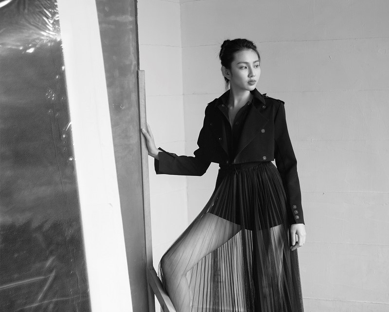 Với tông ảnh đen trắng càng khiến những bức hình thêm chất cổ điển.