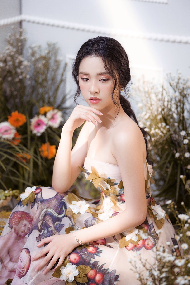 Tuy nhiên, cô lại rất có duyên với người mẫu ảnh.
