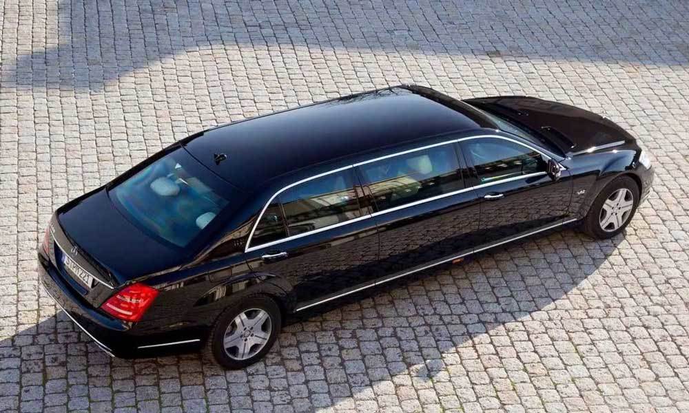 Xe limousine chống đạn hạng sang Mercedes-Benz S600 Pullman Guard cũng là mẫu xe được nhiều nguyên thủ quốc gia trên thế giới hiện đang sử dụng, trong đó có Tổng thống Nga Vladimir Putin, Tổng thống Hàn Quốc Moon Jae-in hay Chủ tịch Trung Quốc Tập Cận Bình