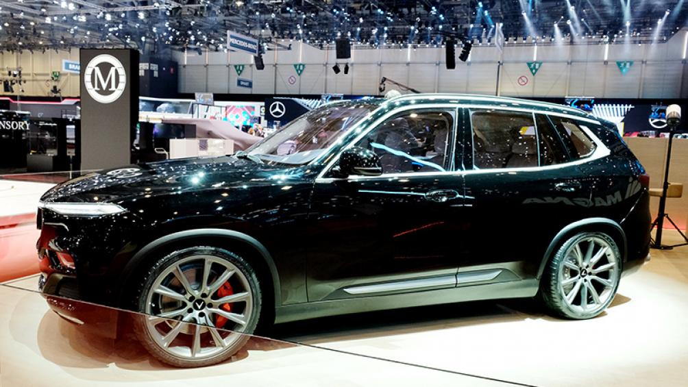 Tại gian hàng Magna Steyr ở Triển lãm ô tô Geneva 2019, VinFast đã giới thiệu mẫu xe SUV Lux phiên bản đặc biệt đầu tiên, được sản xuất với số lượng hạn chế. SUV VinFast Lux V8 được phát triển từ nguyên mẫu là chiếc SUV Lux SA2.0 nhưng vượt trội cả về hình thức lẫn thông số kỹ thuật.