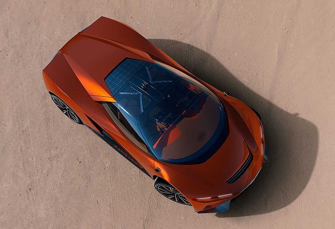 Xe sử dụng 2 mô-tơ điện 180 kW, cho tổng công suất 360 kW, tương đương 483 mã lực, mô men xoắn 680 Nm