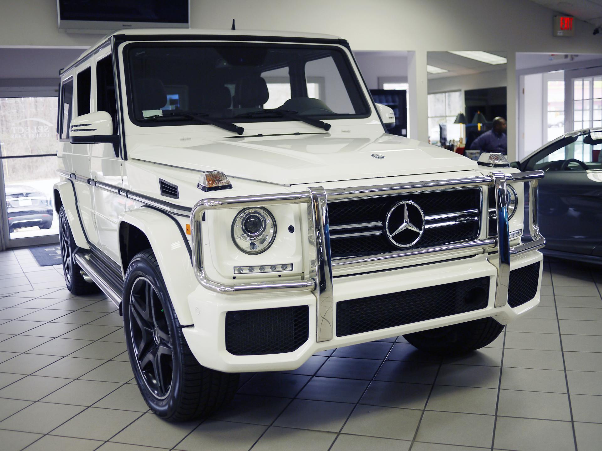 Đáng chú ý, chiếc SUV hạng sang của Minh "Nhựa" rất có thể là chiếc Mercedes-AMG G63 Edition 1 đầu tiên tại dải đất hình chữ S mang màu sơn trắng