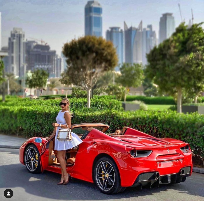 “Cho đến nay, nhiều người vẫn giữ cho mình quan điểm siêu xe chỉ dành cho đàn ông, nhưng chúng tôi không nghĩ vậy, và sẽ cho thế giới thấy điều đó không đúng”, Sobati khẳng định