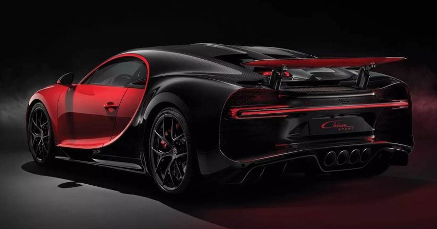 Gói này cung cấp hệ thống treo cứng hơn 10%, vi sai chống trượt phía sau được tối ưu hóa và tính năng kiểm soát mô-men xoắn Dynamic Torque Vectoring - giúp phân phối lượng mô-men xoắn phù hợp cho từng bánh xe