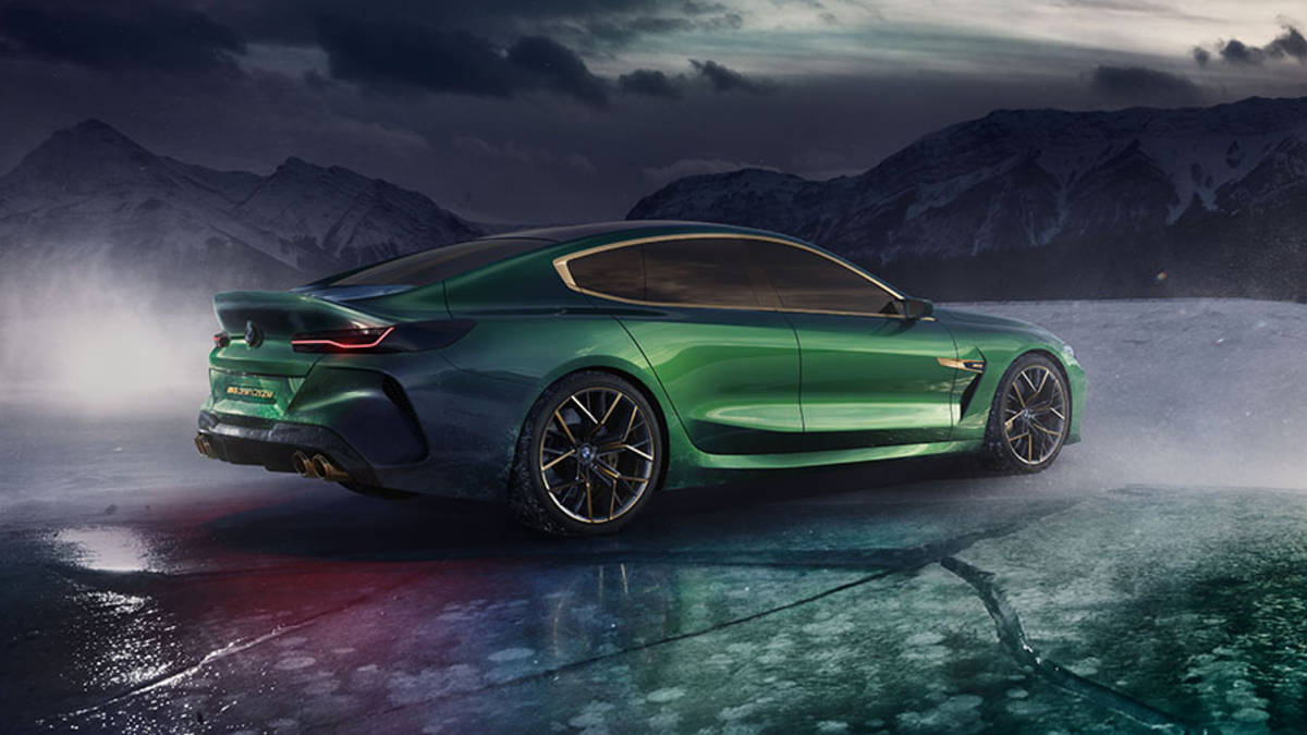 Xe có bộ vành khủng cỡ 20 inch 5 chấu kép hình ngôi sao, bên hông có hốc gió lớn