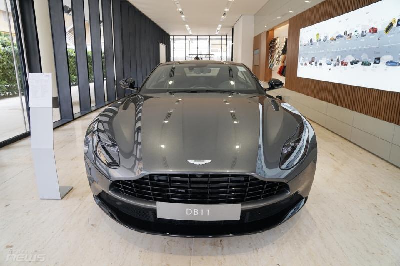 Xe được trang bị động cơ V8, dung tích 4,0 lít tăng áp kép do Mercedes-AMG sản xuất, cho công suất tối đa 503 mã lực và 675 Nm