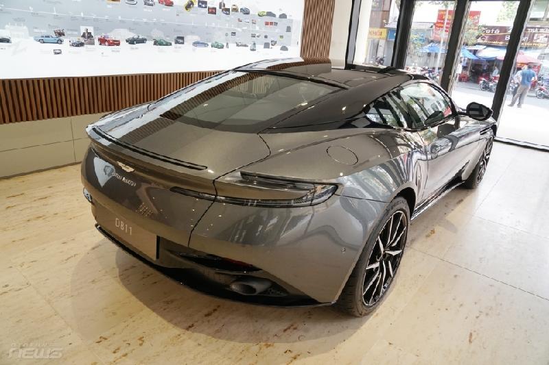 Loại động cơ V8 mà chiếc Aston Martin DB11 này được trang bị hiện cũng xuất hiện trên nhiều mẫu xe khác của Mercedes-AMG như C63, E63, S63 hay "người anh em" Aston Martin V8 Vantage thế hệ mới nhất