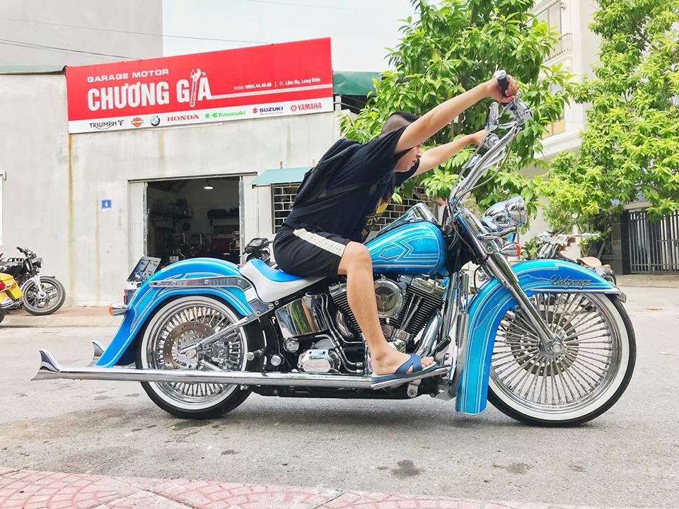 Một mẫu Harley-Davidson khác với phần tay lái cực dị
