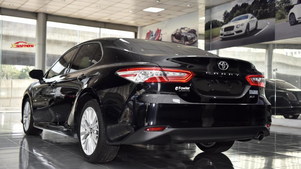 Bản Camry 2019 được nhập từ Mỹ là bản XLE