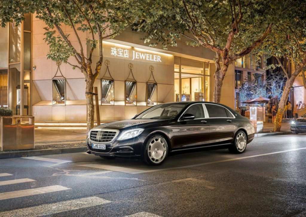 Chiếc xe Seungri hay lái dạo phố hơn cả là Mercedes-Maybach S500