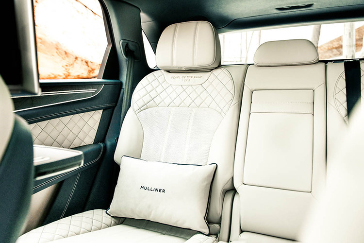 Xe vẫn sử dụng động cơ xăng W12, tăng áp kép, dung tích 6.0 lít, sản sinh công suất tối đa 600 mã lực và mô-men xoắn cực đại 900 Nm