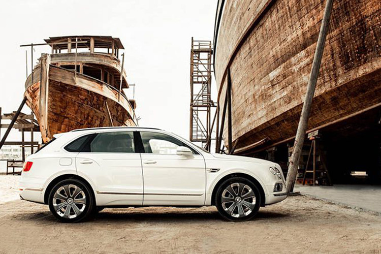 Giá xe Bentley Bentayga Pearl Of The Gulf chưa được công bố và chỉ có đúng 5 chiếc được xuất xưởng