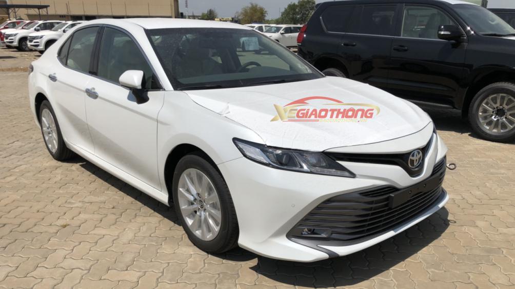 Phiên bản này sử dụng hộp số tự động 8 cấp