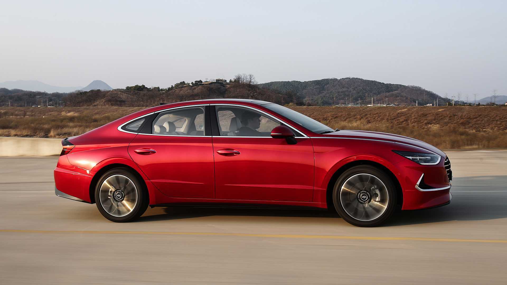 Sonata đang nhận được nhiều sự quan tâm của khách hàng toàn cầu