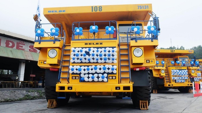 Xe siêu tải Belaz 75131 lần đầu đặt chân đến Việt Nam