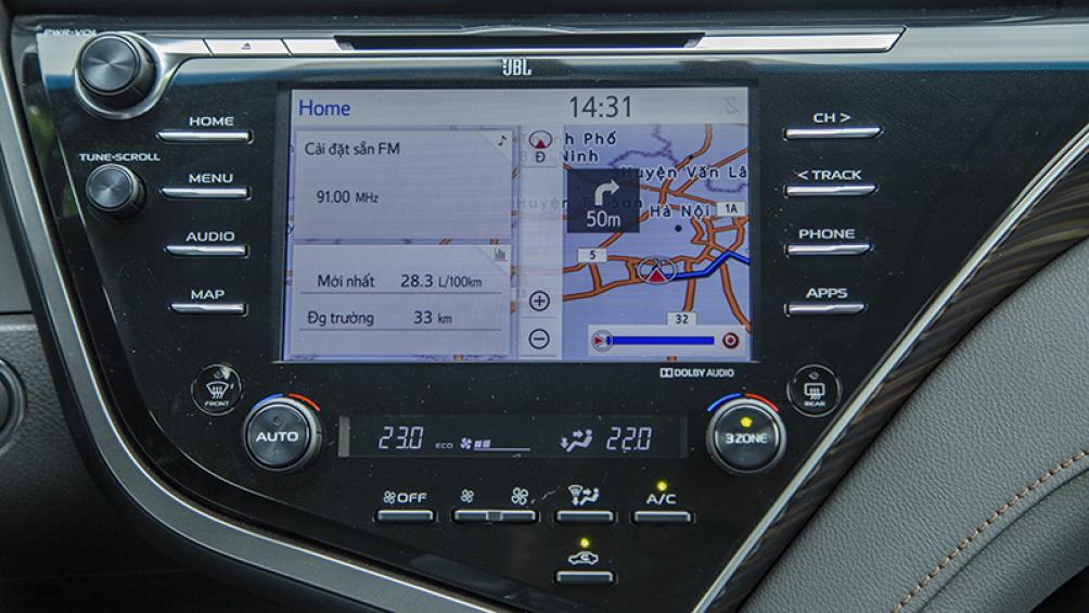 Màn hình thông tin giải trí trung tâm trên Toyota Camry 2019 - Ảnh: Dep.com.vn