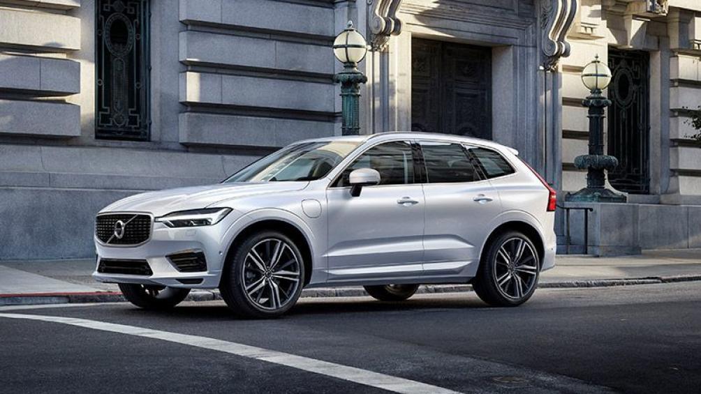 Volvo XC60 2019 sử dụng động cơ tăng áp 2.0 lít cho công suất tối đa 250 mã lực. Giá bán tại Việt Nam là 2,85 tỷ đồng.