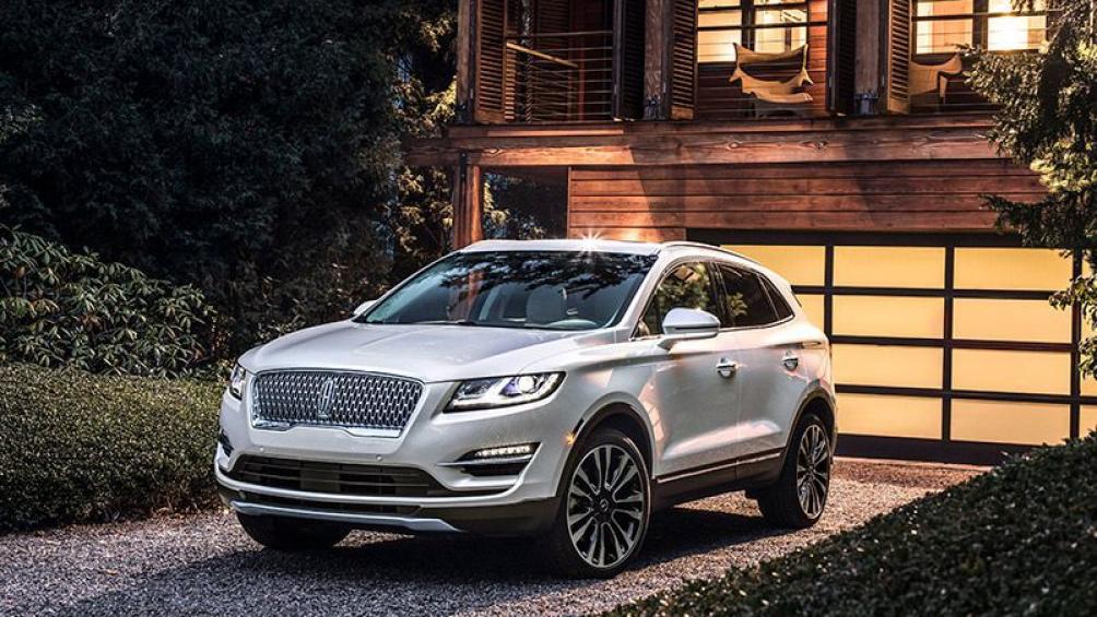 Lincoln MKC 2019 sử dụng động cơ tăng áp 2.0 lít cho công suất tối đa 240 mã lực. Mẫu xe này chưa được phân phối chính hãng tại Việt Nam.