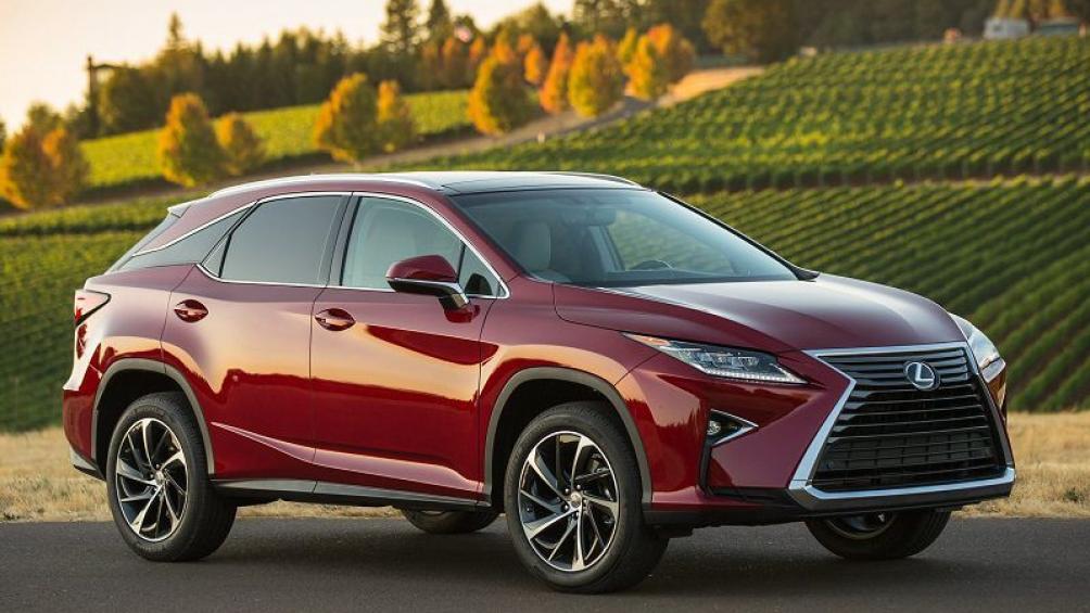 Lexus RX 2019 sử dụng động cơ V6 cho công suất tối đa 296 mã lực. Giá bán tại Việt Nam từ 3,06 - 4,09 tỷ đồng.