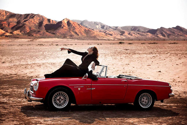 Chiếc xe còn có tên Datsun Sports 1600 hoặc Datsun Fairlady 1600 tùy theo từng thị trường