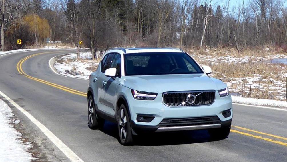 Volvo XC40 2019 có giá bán từ 33.700 USD (khoảng 780 triệu đồng). Mẫu xe này dự kiến sẽ được nhập khẩu về Việt Nam vào tháng 6/2019 tới đây.