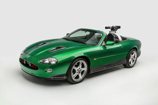 Zao's Jaguar XKR trong 'Die Another Day'