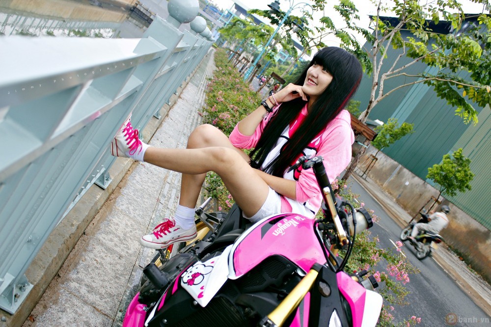 Xuất thân trong gia đình khi bố và anh trai đều là người đam mê mô tô PKL, Thanh Tú nhận được sự quan tâm lớn từ phía cộng đồng mạng khi thường xuyên xuất hiện trong các buổi diễu hành của CLB mô tô Quận 5