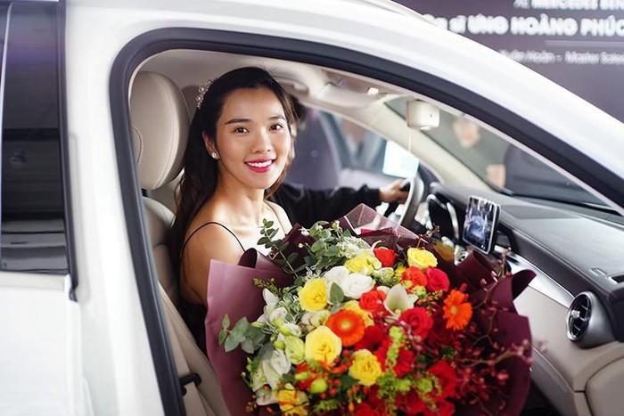 Mercedes-Benz GLC 250 4Matic bản nâng cấp tại thị trường Việt Nam vẫn được trang bị động cơ là loại 4 xy-lanh, dung tích 2.0 lít, sản sinh công suất tối đa 211 mã lực tại vòng tua 5.500 vòng/phút và mô-men xoắn cực đại 350 Nm tại vòng tua dao động 1.200 – 4.000 vòng/phút