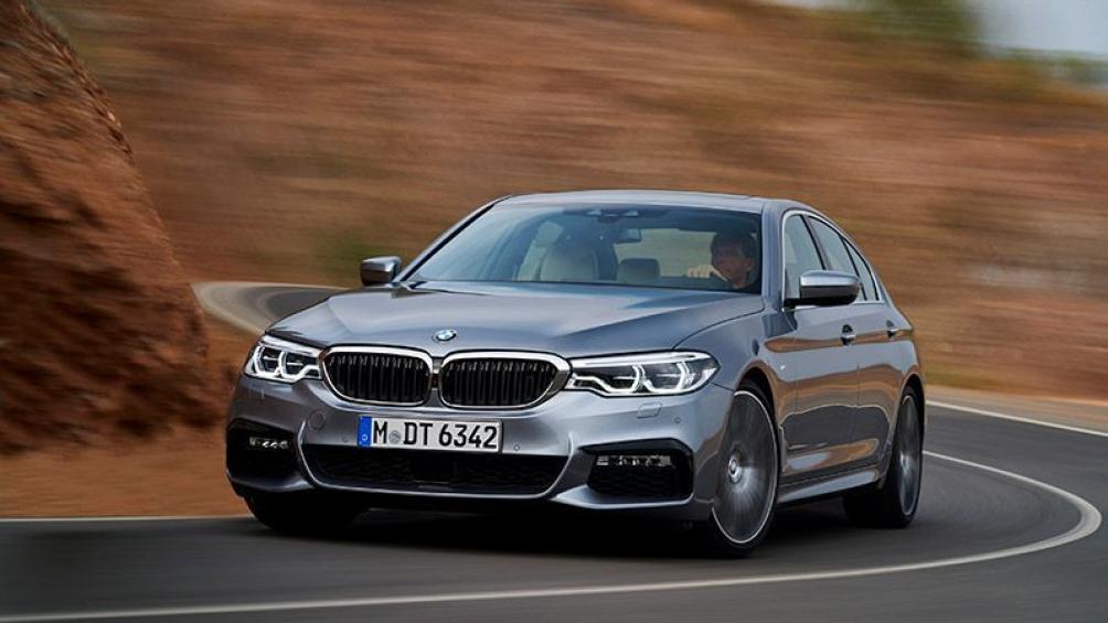 BMW 5-Series 2019: Mẫu xe này hiện đang được phân phối chính hãng tại Việt Nam với giá bán từ 2,389 - 3,069 tỷ đồng.