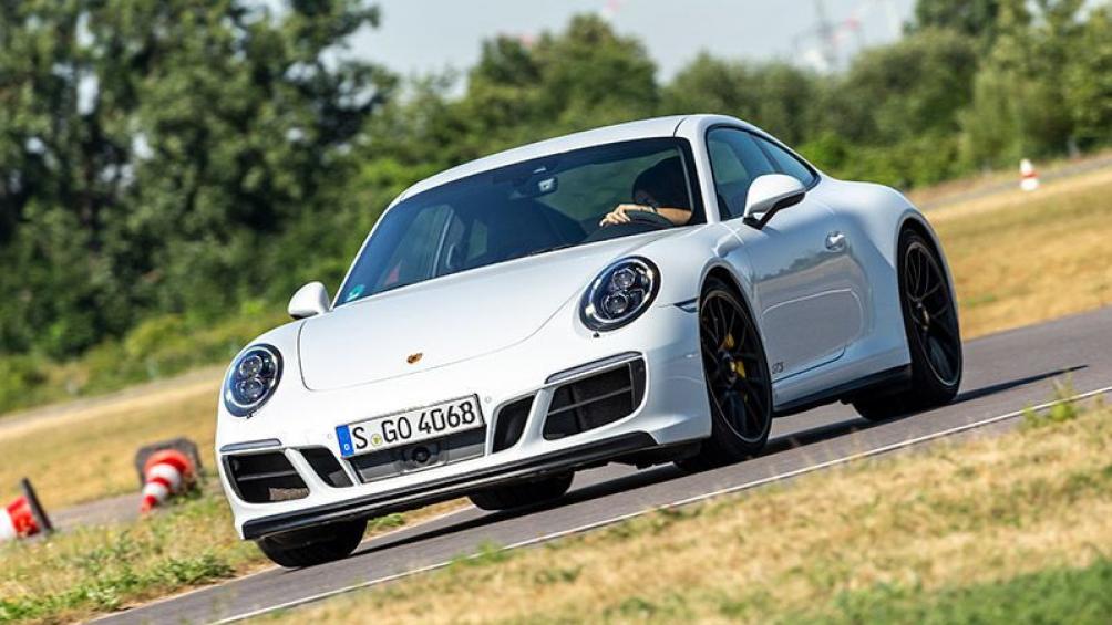 Porsche 911 2019: Mẫu xe này hiện đang được phân phối chính hãng tại Việt Nam với giá từ 6,18 - 20,2 tỷ đồng.