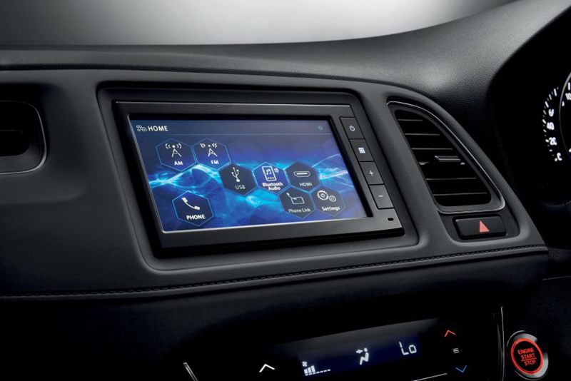 RS cũng có camera điểm mù Honda LaneWatch, nhưng không đi kèm với phanh khẩn cấp tự động (CTBA)