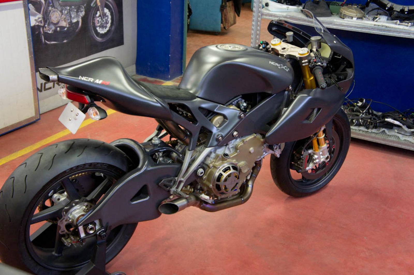 Mẫu xe độ NCR M16 được định giá khoảng 230.000-250.000 USD