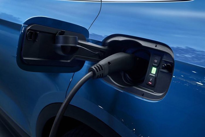 Ngoài ra, Audi Q5 55 TFSI e quattro còn được trang bị khối pin 14,1 kWh