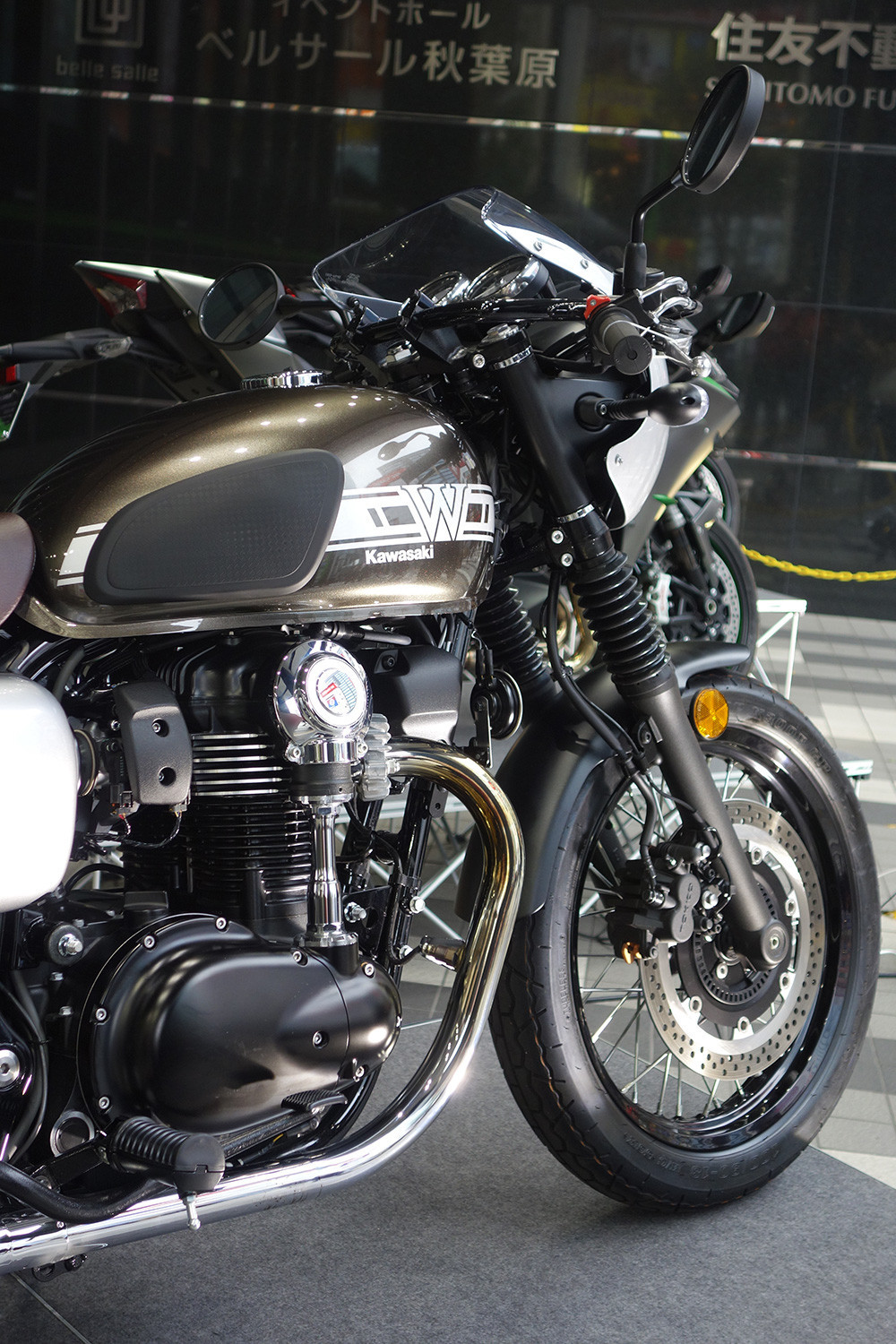 Sức mạnh của W800 Street 2019 đến từ động cơ SOHC 2 xi lanh song song, làm mát bằng không khí