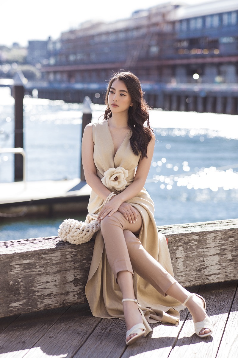 Kể từ khi đăng quang, Tiểu Vy nhận được những lời khen ngợi về sự nỗ lực hoàn thiện bản thân, đặc biệt là về nhan sắc.