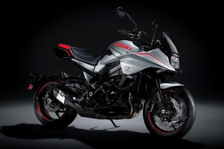 Mẫu xe này được phát triển dựa trên nguyên mẫu huyền thoại GSX1100 Katana nhằm tôn vinh vẻ đẹp hoài cổ mang tính đương đại mà Suzuki vốn đang theo đuổi