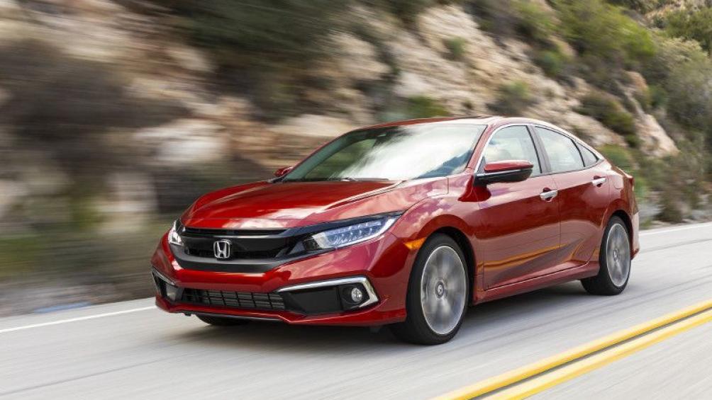 Honda Civic 2019 có giá bán khởi điểm tại Mỹ từ 19.450 USD (khoảng 453 triệu đồng). Honda Civic mới hiện cũng đang được bán tại Việt Nam với 3 phiên bản khác nhau, có giá bán từ 729 - 929 triệu đồng