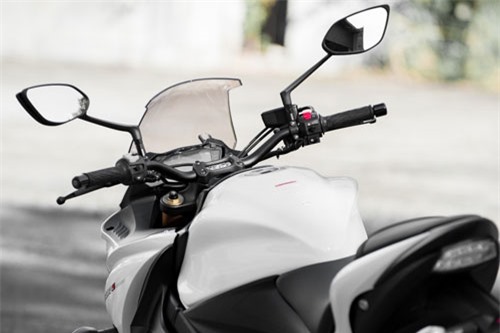 Nhằm tăng cường sự an toàn khi vào cua, Suzuki trang bị cho sport bike của mình hệ thống kiểm soát lực kéo