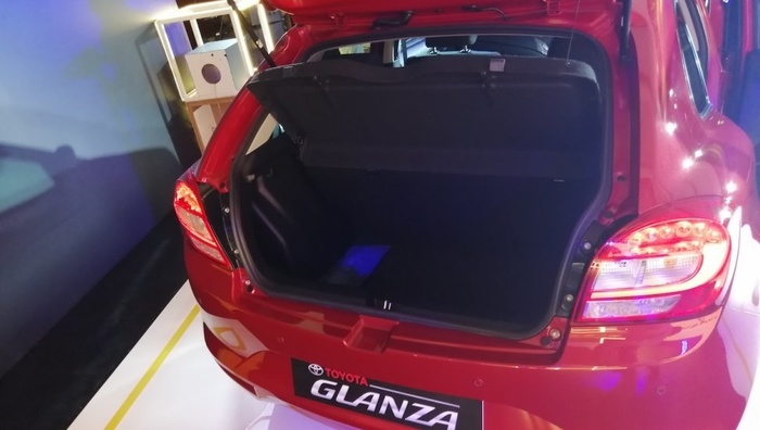 Xe sở hữu 2 loại động cơ xăng 4 xi-lanh, hút khí tự nhiên, dung tích 1,2 lít khác nhau, động cơ kết hợp với hộp số sàn 5 cấp hoặc CVT.