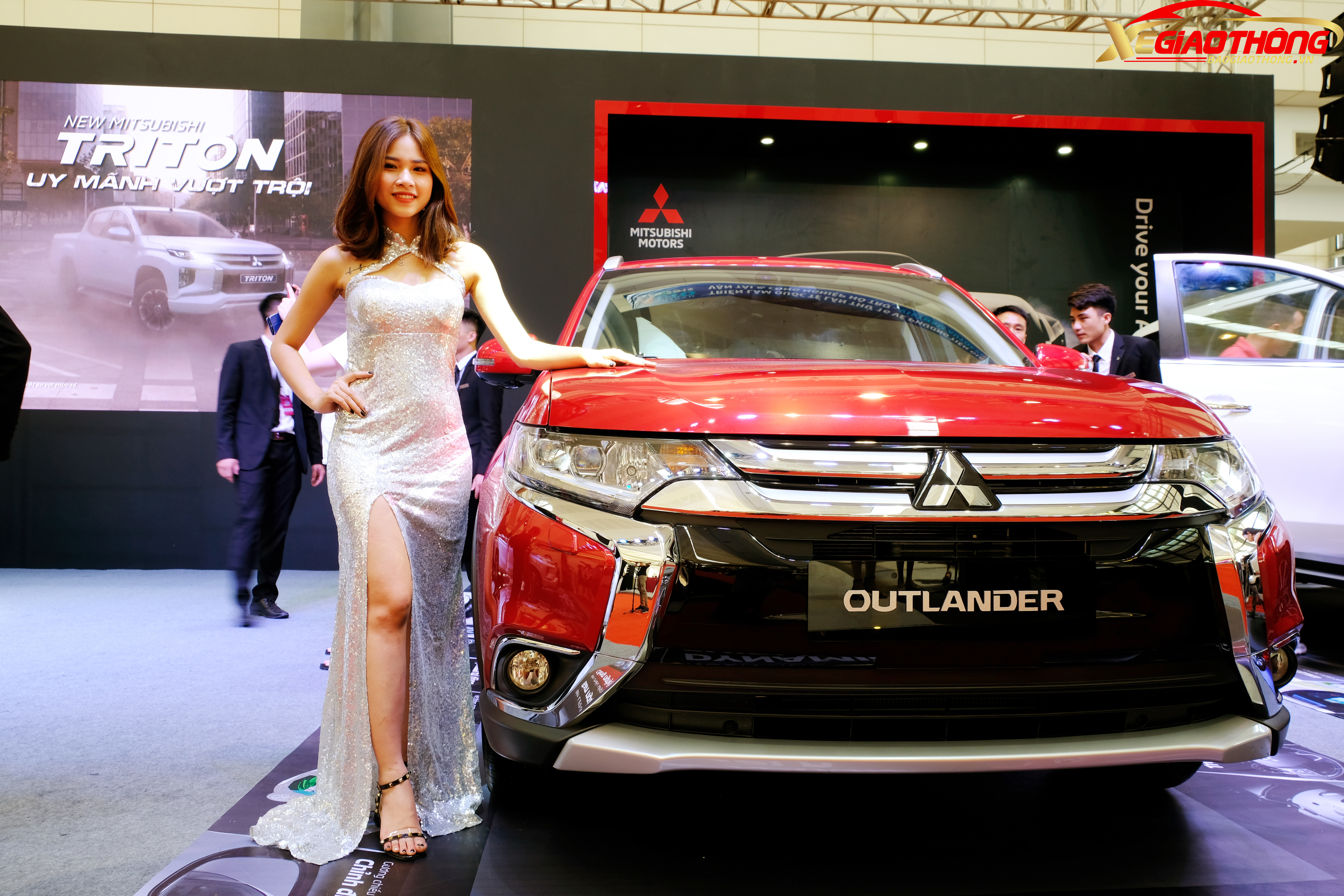 Bên cạnh VinFast, Mitsubishi Motors Việt Nam cũng tham dự Vietnam AutoExpo 2019 và mang tới dàn mẫu xinh đẹp