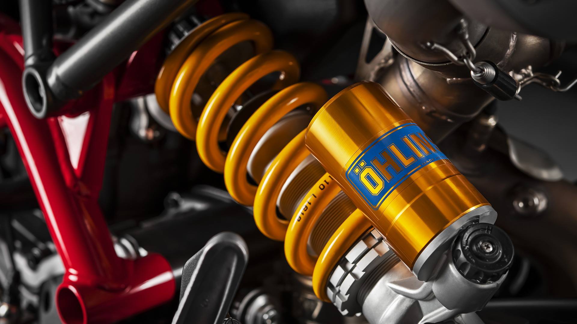 Phiên bản Hypermotard 950 SP được trang bị phuộc trước của Öhlins với đường kính 48 mmm hành trình 185 mm