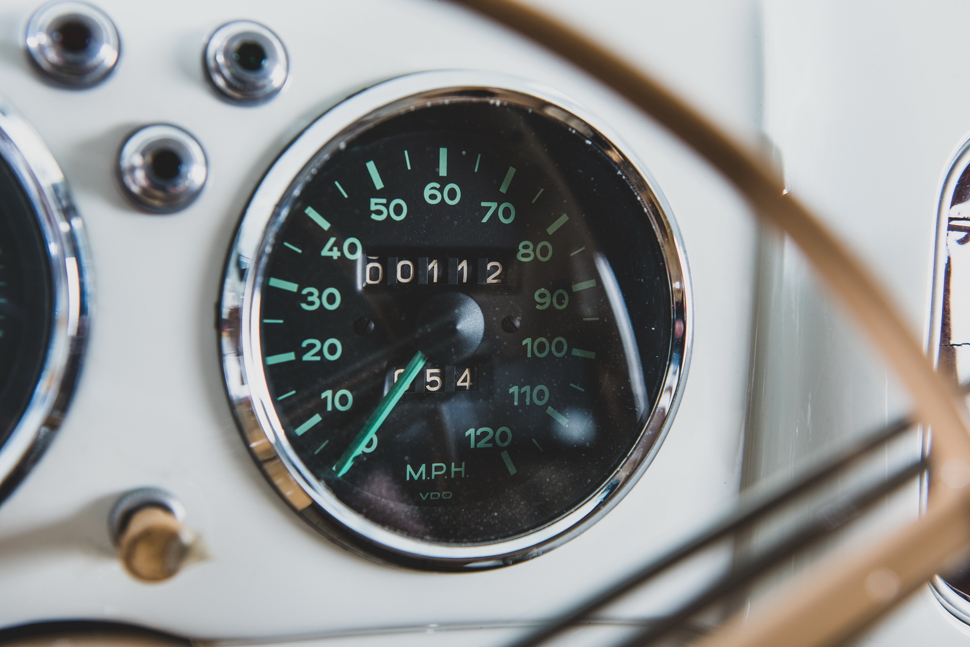 Đồng hồ hiển thị trên xe Porsche 356 limousine