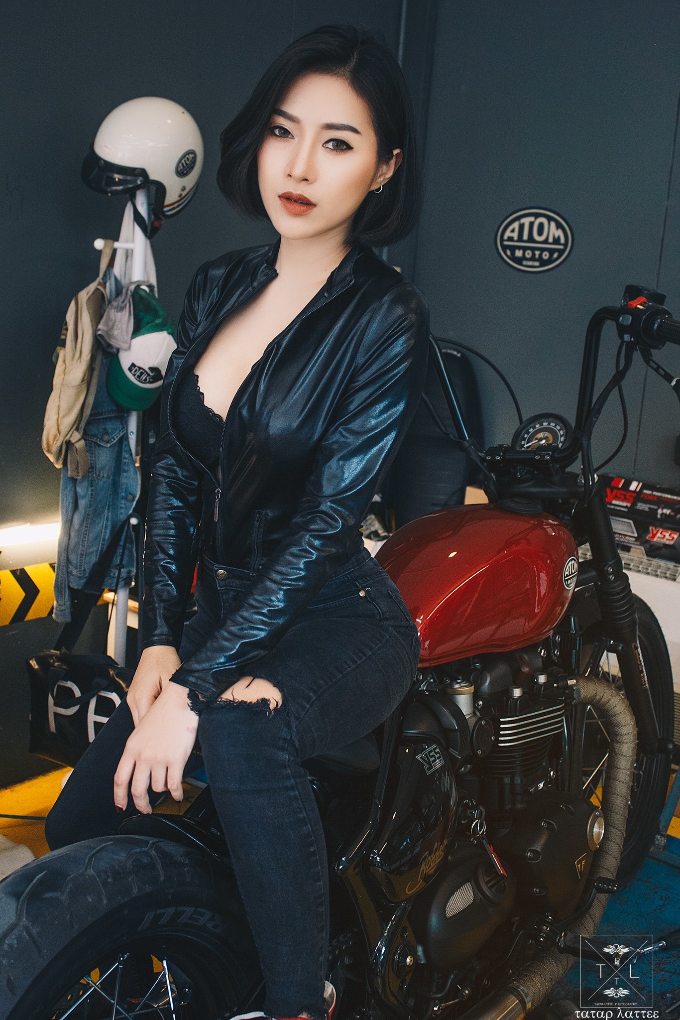 Bonneville Bobber trang bị động cơ cơ 8 van nạp xả. Công suất tối đa 76 mã lực tại 6.100 vòng/phút. Mô men xoắn cực đại 106 Nm tại 4.000 vòng/phút