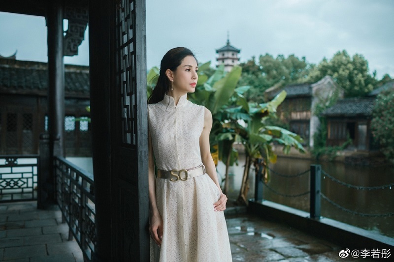 Là một trong những mỹ nhân của làng giải trí Hoa ngữ, Lý Nhược Đồng luôn khiến nhiều người ngưỡng mộ bởi sự tài sắc vẹn toàn.
