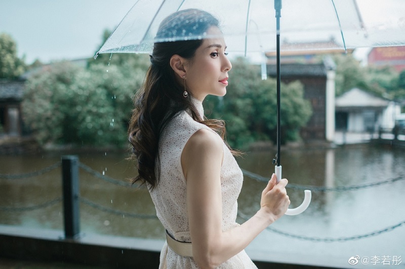 Trong phim, cô vào vai Lam Dực, một vai diễn khách mời. Tuy nhiên, sự xuất hiện của nữ diễn viên trong phim cũng đặc biệt gây chú ý bởi đây là lần hiếm hoi cô đóng phim trong vài năm gần đây.